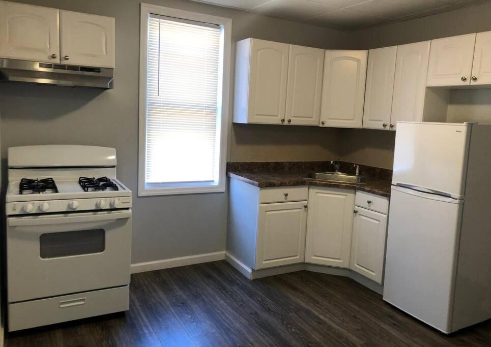 Private 2-Bedroom With Free Parking And Direct Bus To Nyc Manhattan Only 2 Blocks Away リンデン エクステリア 写真